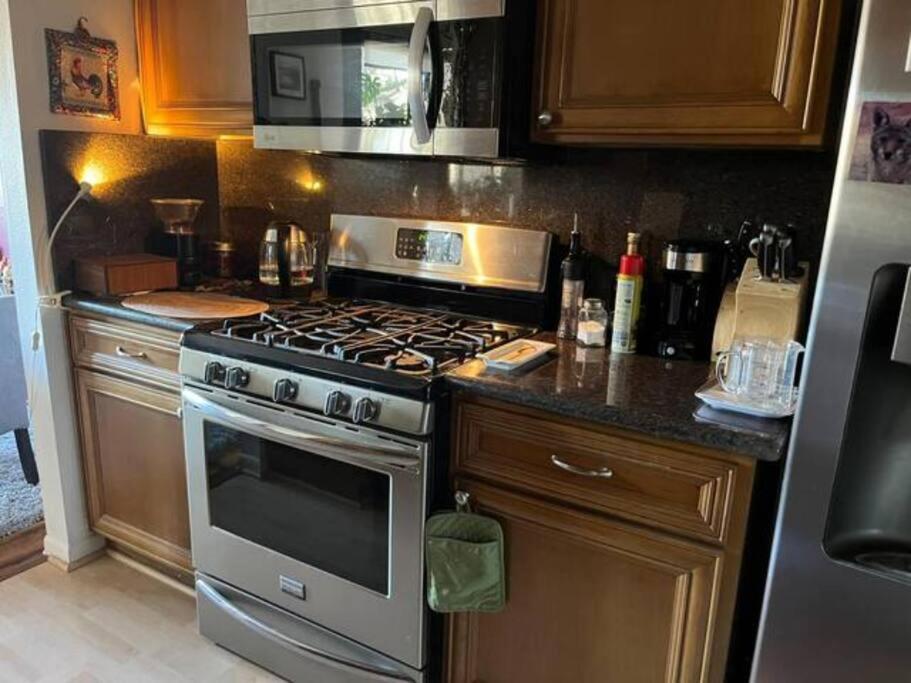Spacious 2 Bedrooms. Prime Location Лос-Анджелес Экстерьер фото