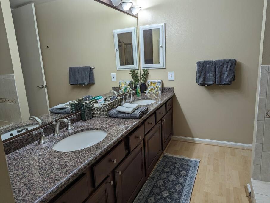 Spacious 2 Bedrooms. Prime Location Лос-Анджелес Экстерьер фото